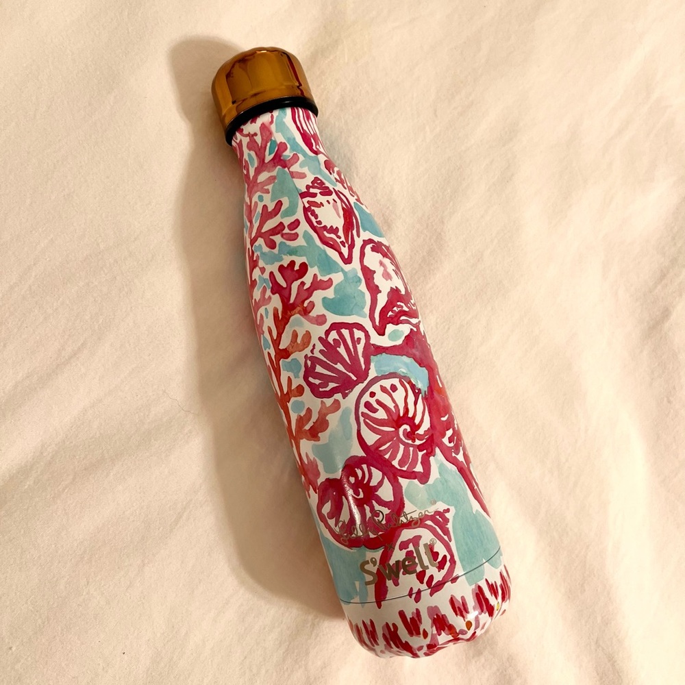 Swell X Lilly Pulitzer Seasalt Blue Shell We Dance 17 oz Waterbottle